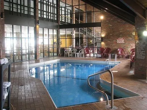 Clarion Pointe Bloomington-normal Near I-55 And 3*
