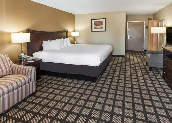 Inn Clarion Pointe Bloomington-normal Near I-55 And
