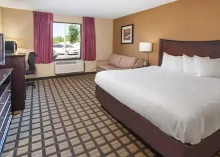 Inn Clarion Pointe Bloomington-normal Near I-55 And