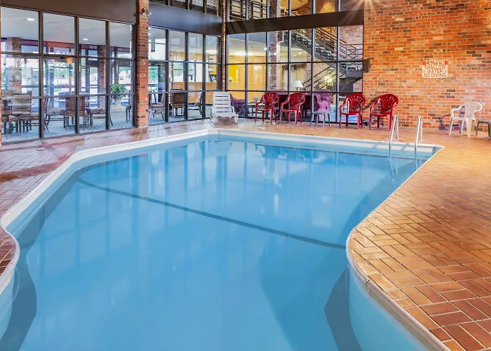 Clarion Pointe Bloomington-normal Near I-55 And 3* Normal