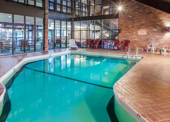 Clarion Pointe Bloomington-normal Near I-55 And 3* Normal