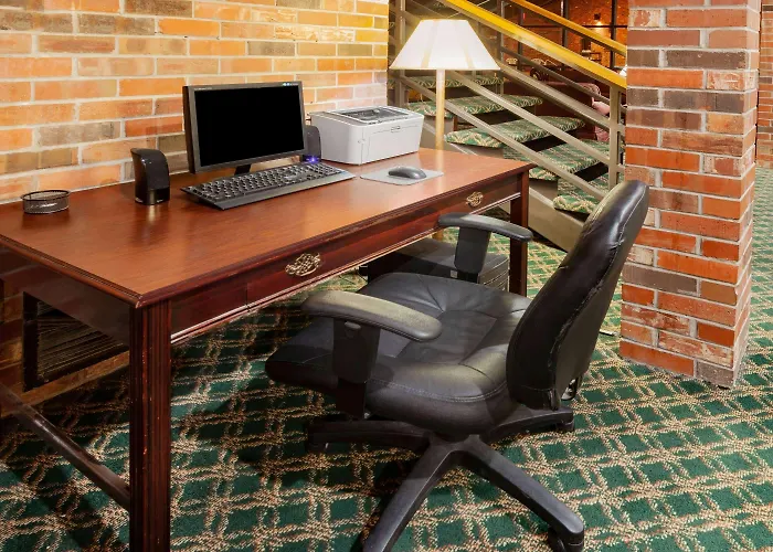Inn Clarion Pointe Bloomington-normal Near I-55 And 3*
