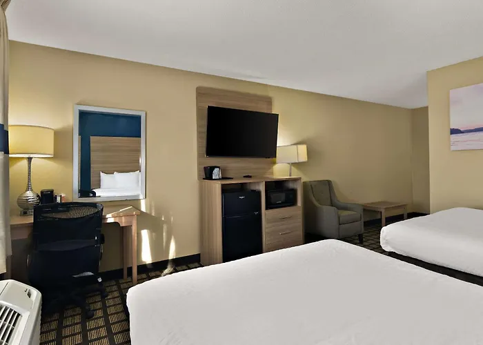 Clarion Pointe Bloomington-normal Near I-55 And