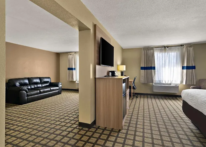 Inn Clarion Pointe Bloomington-normal Near I-55 And Normal