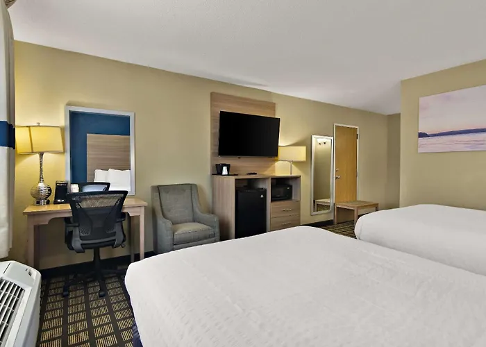 Clarion Pointe Bloomington-normal Near I-55 And 3* Normal