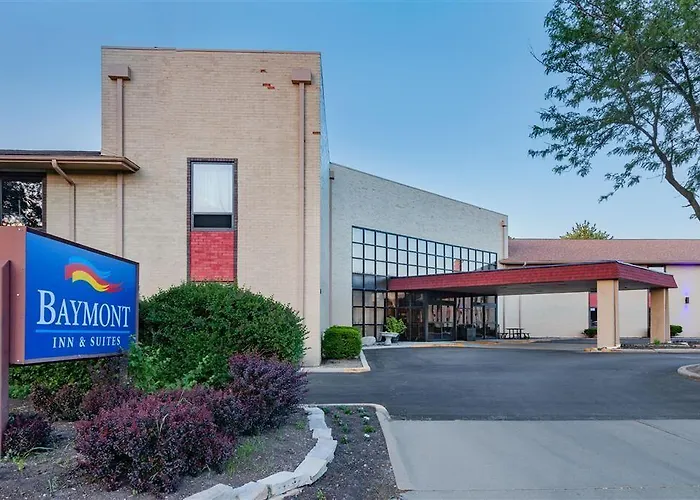 Clarion Pointe Bloomington-normal Near I-55 And Inn 3*
