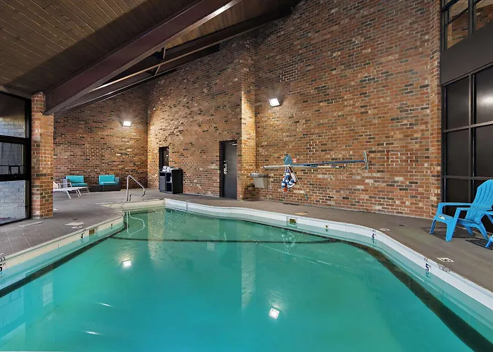 Clarion Pointe Bloomington-normal Near I-55&university Inn 3*