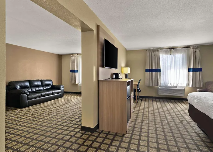 Clarion Pointe Bloomington-normal Near I-55&university 3* Normal