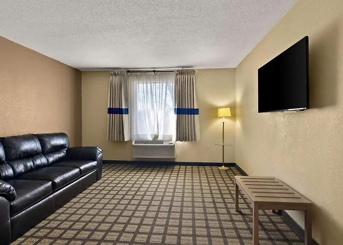 Clarion Pointe Bloomington-normal Near I-55&university Inn 3*