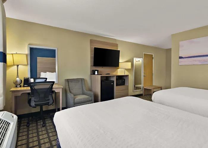 Clarion Pointe Bloomington-normal Near I-55&university Inn 3*