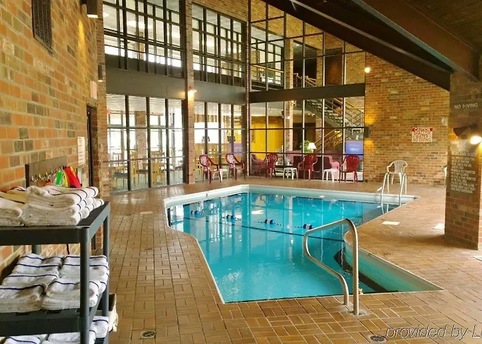 Inn Clarion Pointe Bloomington-normal Near I-55 And