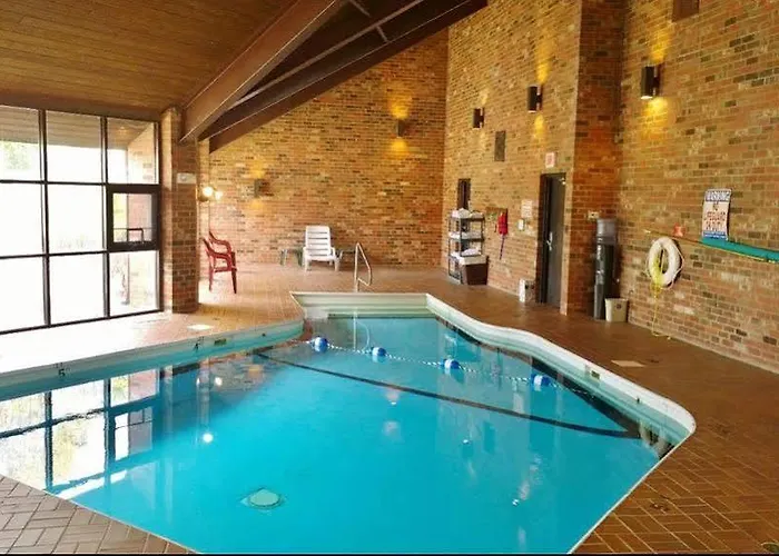 Clarion Pointe Bloomington-normal Near I-55 And